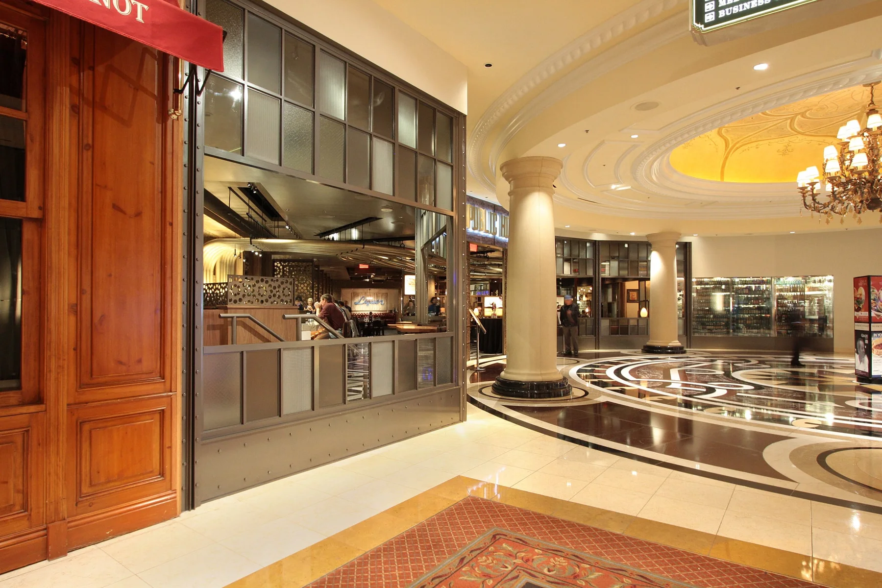 Fixed Windows, Robert Irvine's "Public House" at the Venetian