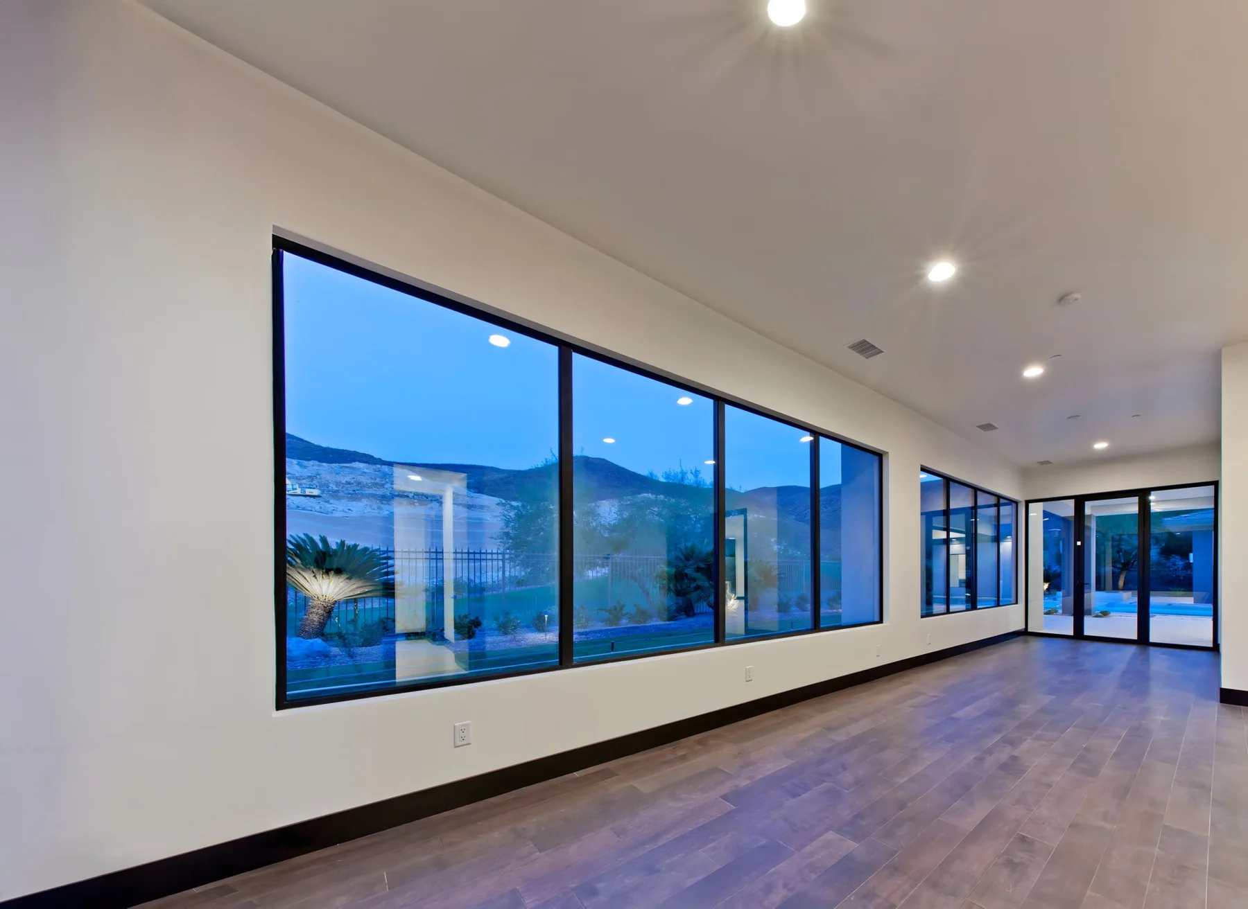 Fixed Windows, Private Residence