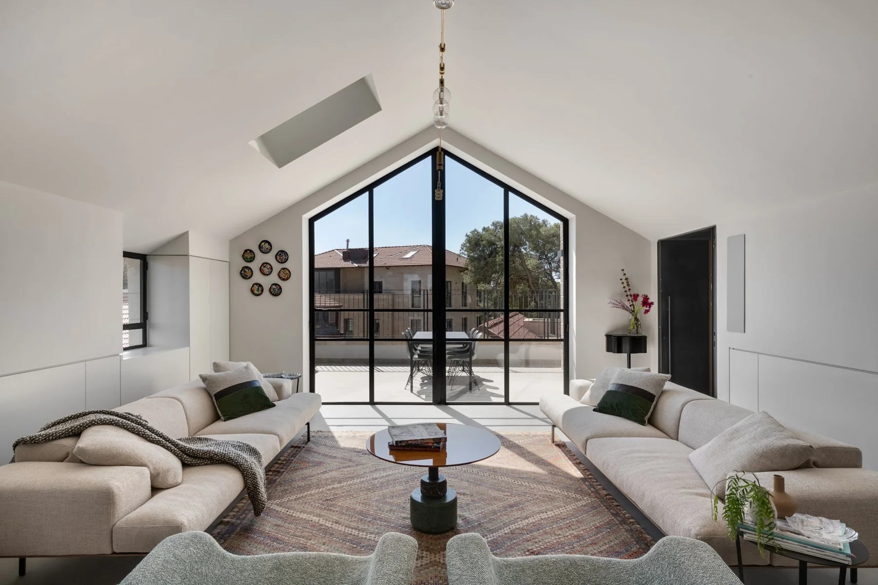 Fixed Windows, Private Residence